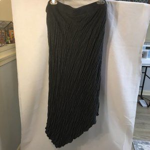 Simply Vera Crinkle Knit Gray Skirt